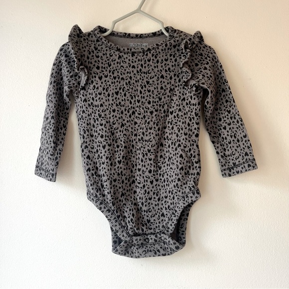 🌼 5/$25 Old Navy Baby Girls Bodysuit 18-24M Leopard Print Long Sleeve Ruffle - Picture 1 of 8